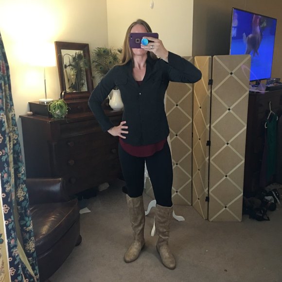 Express Button Down Blouse - Picture 7 of 9